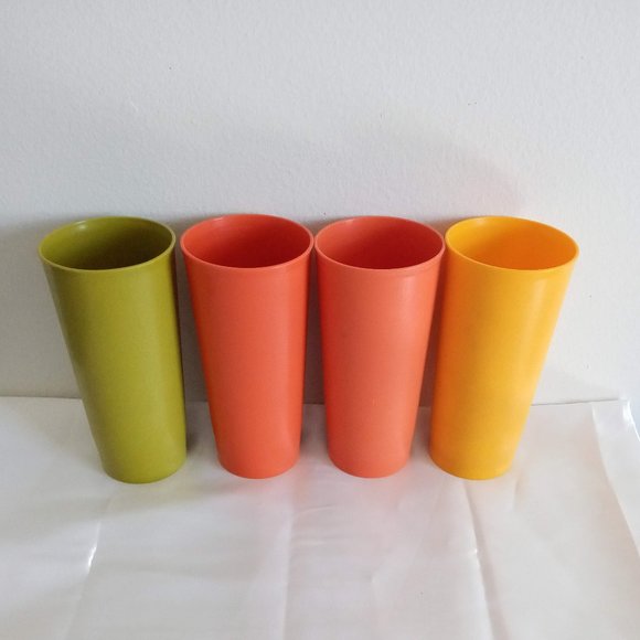 Eight Tupperware Cups Vintage Different Sizes & Colors - Picture 3 of 16